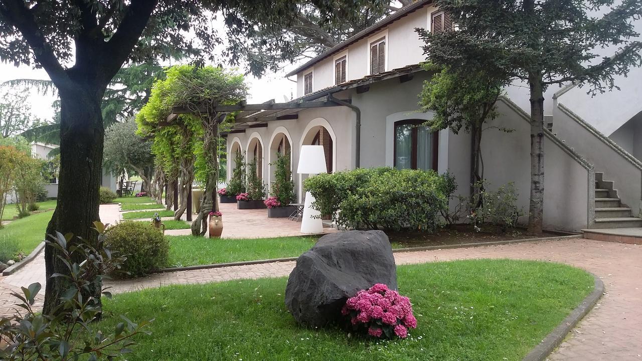 Antico Borgo Di Sutri Hotel Kültér fotó