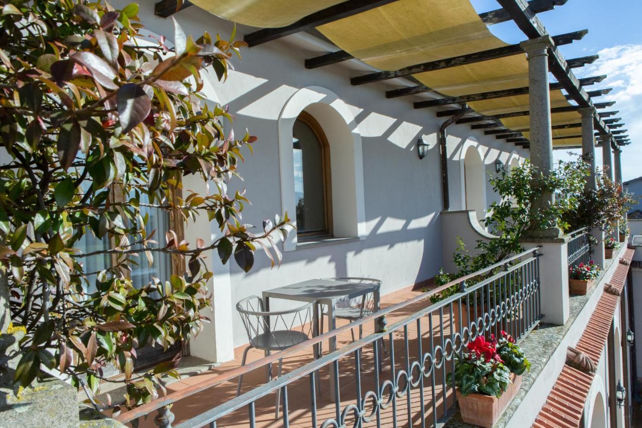 Antico Borgo Di Sutri Hotel Kültér fotó